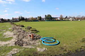 trwa modernizacja stadionu miejskiego w staszowie