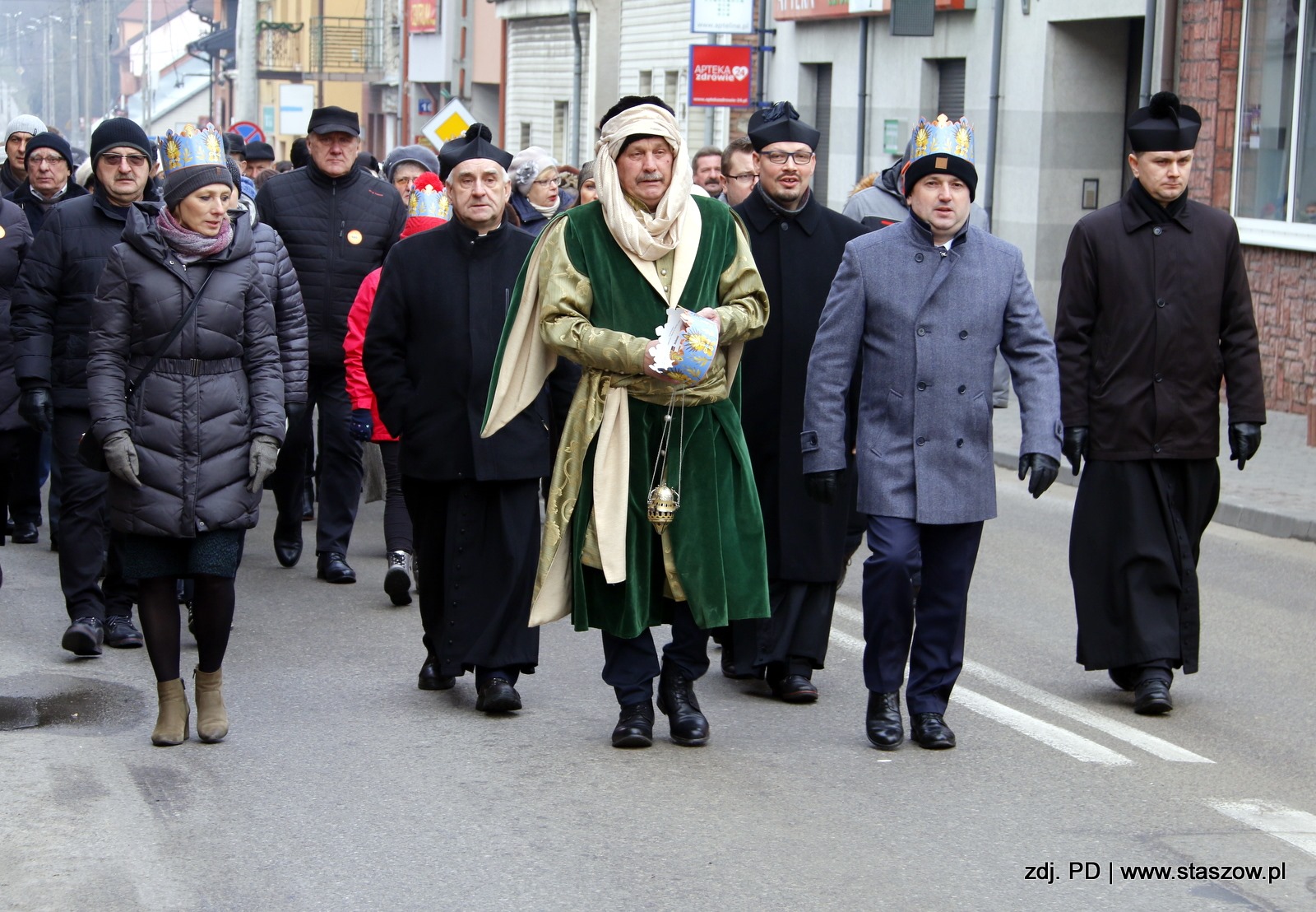 Orszak Trzech Króli na ul. Kościelnej.