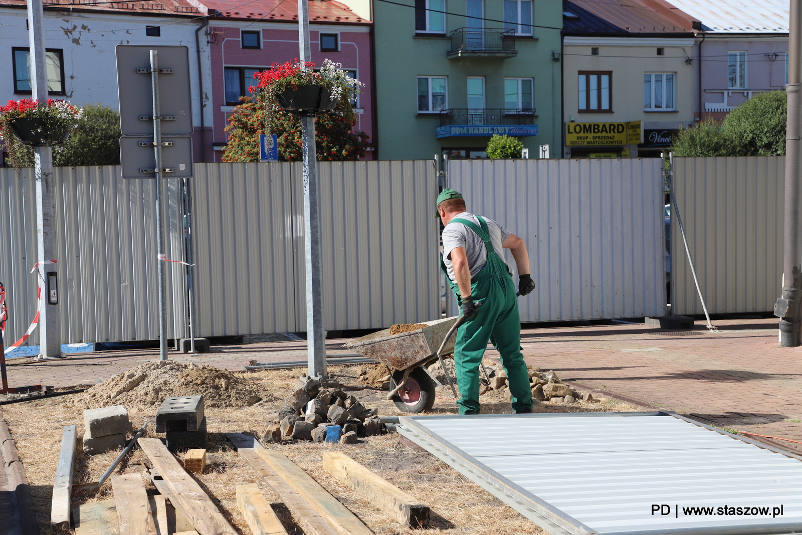 Ruszyła rewitalizacja centrum starego miasta Staszowa