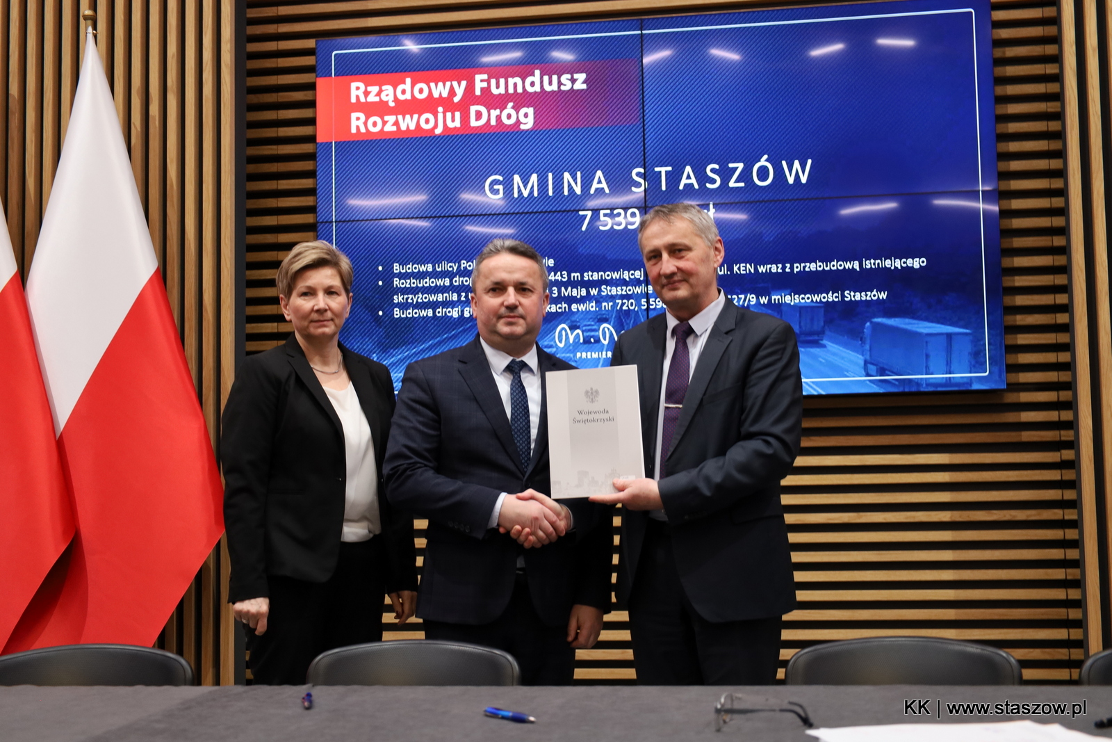 Podpisanie umów o dofinansowanie inwestycji drogowych w ramach rządowego funduszy rozwoju dróg