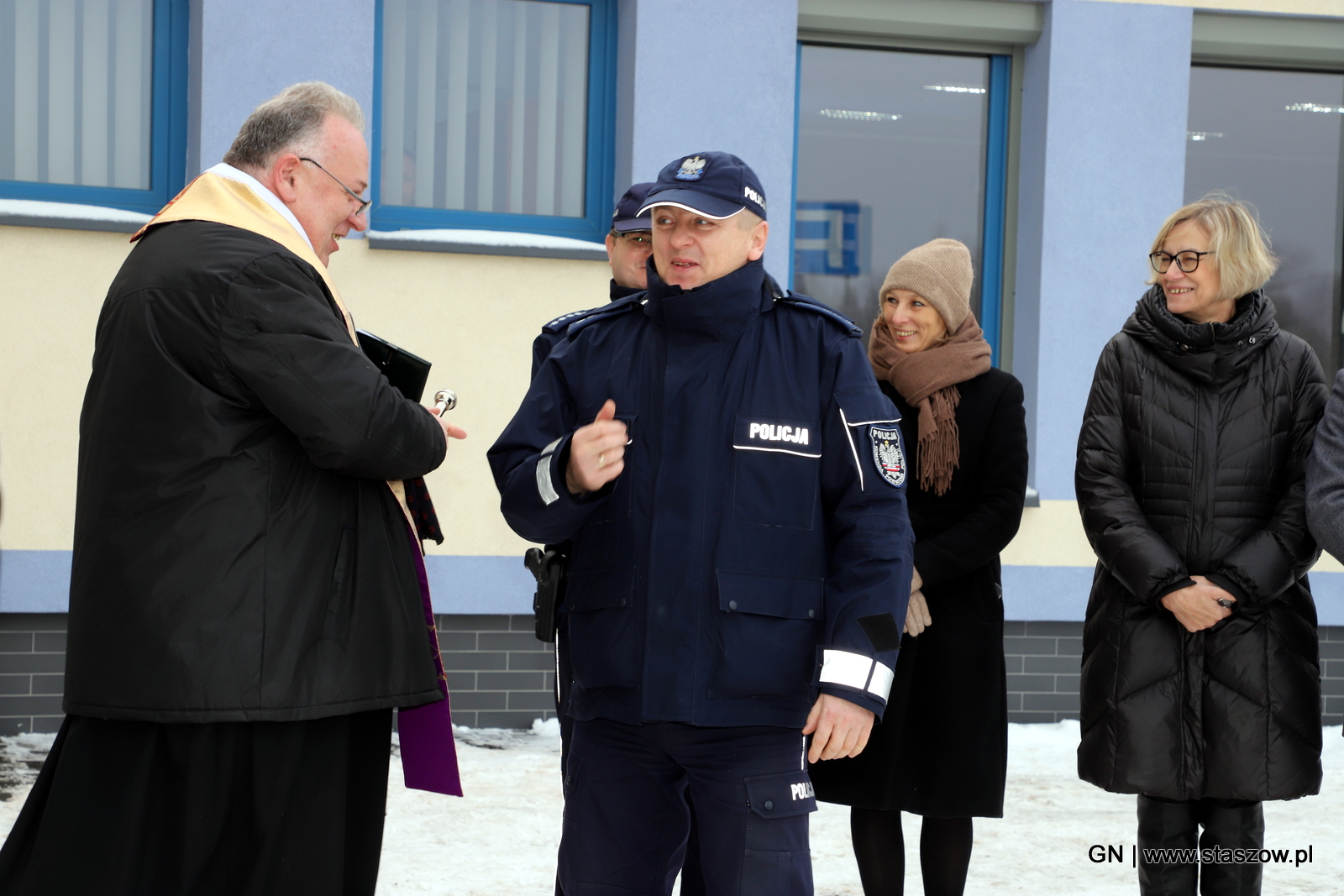 Policjanci ze Staszowa mają nowy radiowóz