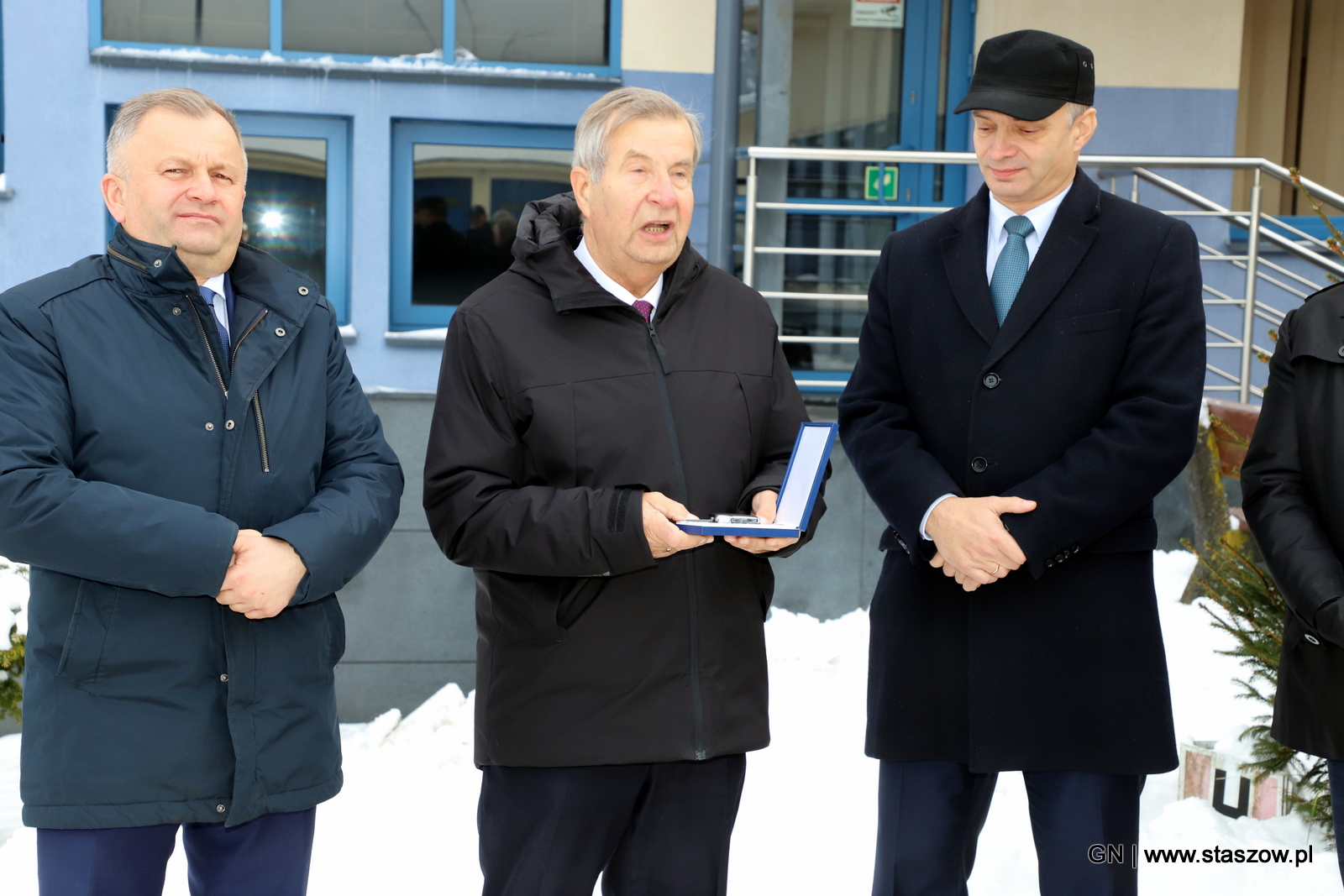 Policjanci ze Staszowa mają nowy radiowóz