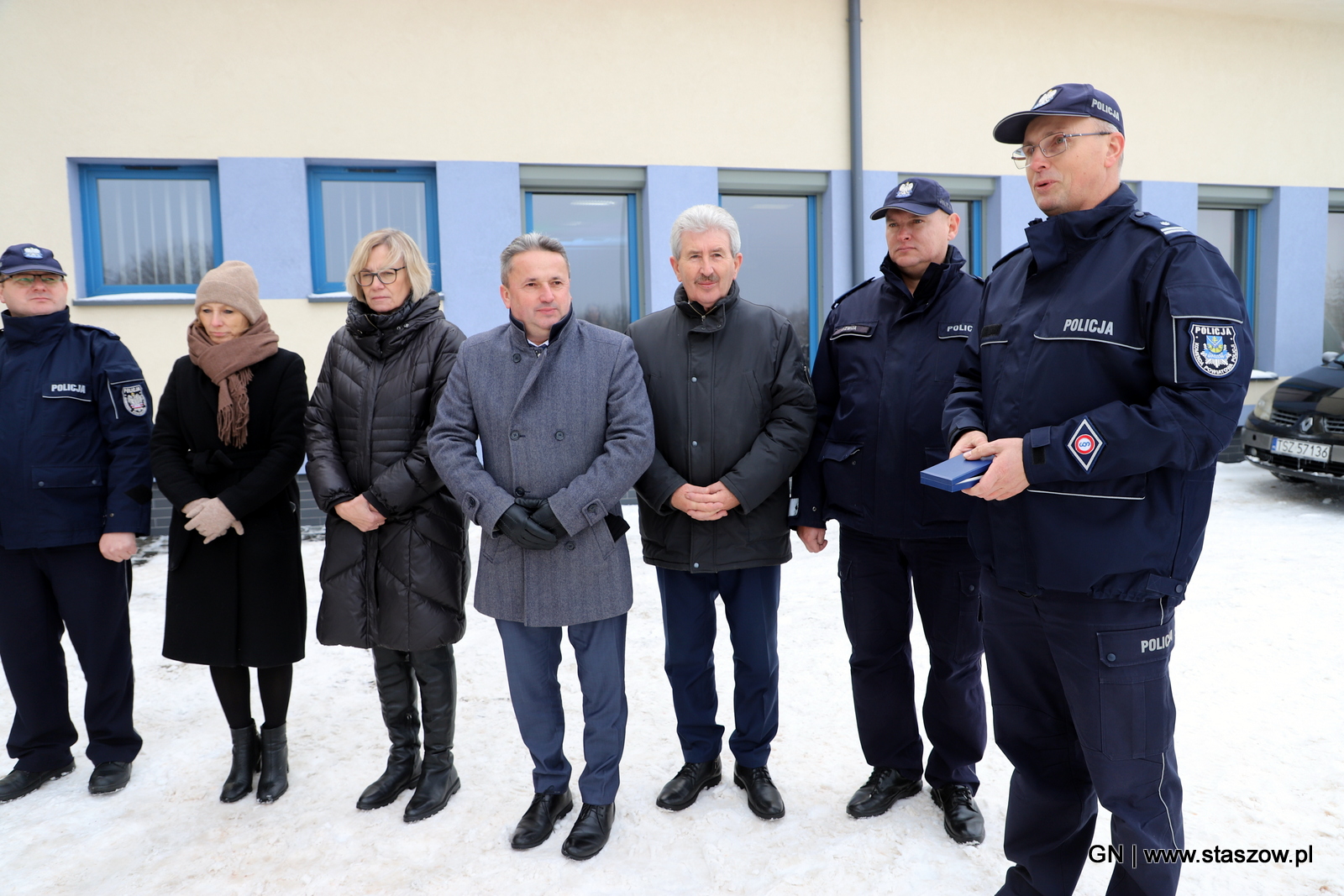 Policjanci ze Staszowa mają nowy radiowóz