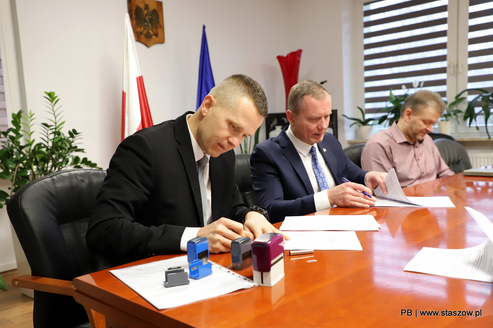 Podpisanie Umowy Wiśniowa Budowa drogi wewnętrznej w Wiśniowej Poduchownej