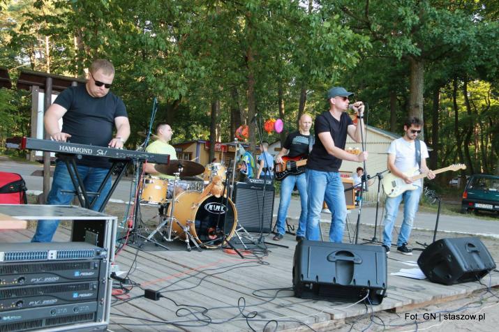 na zdjęciu koncert zespołu Immunitet