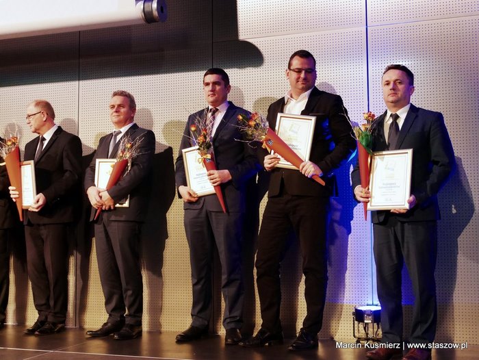 na zdjęciu wyróżnieni samorządowcy